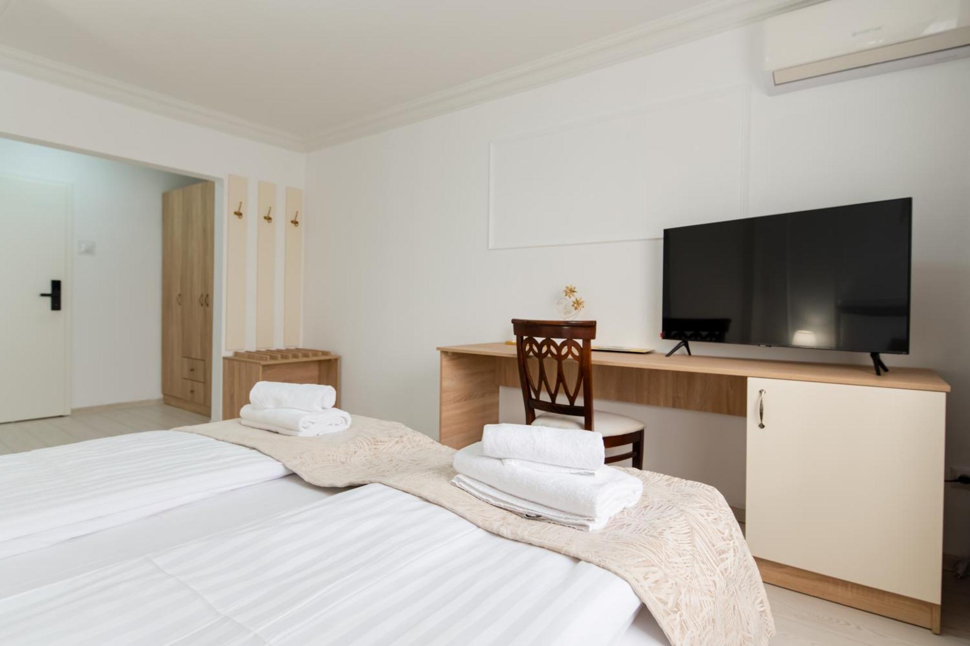 Hotel Royal Plaza By Timhotels Timişoara Exterior foto